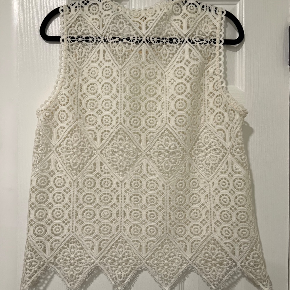 Deletta - Lace pullover Shell - Picture 2 of 5